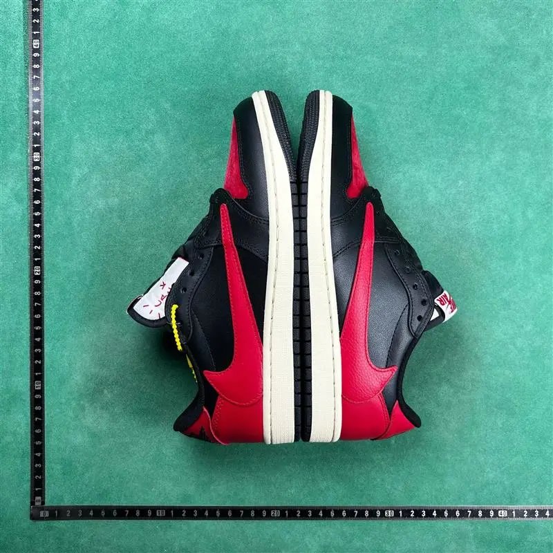 Travis Scott x Jordan Air Jordan 1 Low foto 3