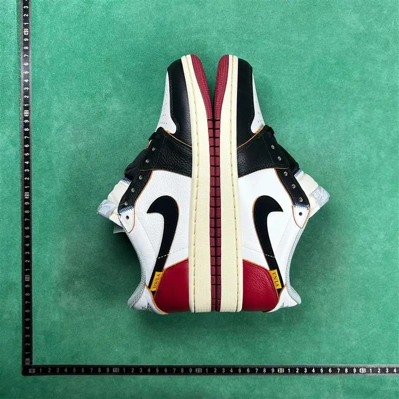 Travis Scott x Jordan Air Jordan 1 Low foto 4