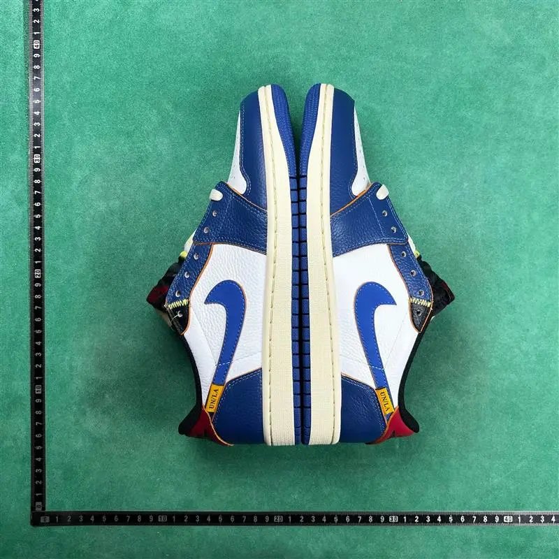 Travis Scott x Jordan Air Jordan 1 Low foto 2