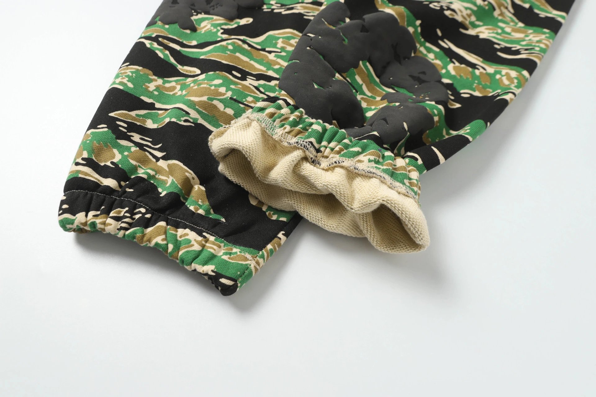 Off-White Camo Floral Print Hoodie and Sweatpants Set Multicolor - 27