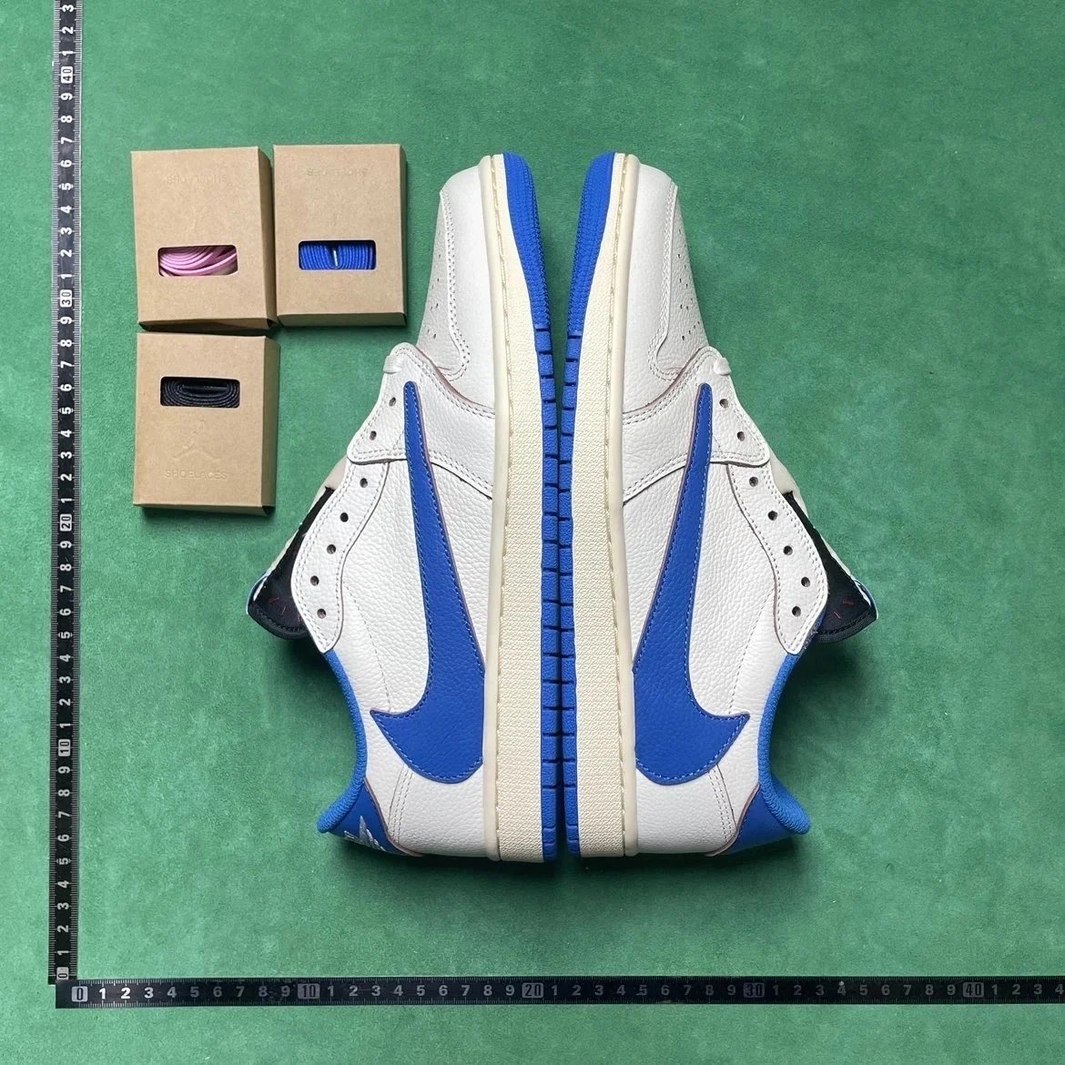 Travis Scott x Jordan Air Jordan 1 Low OG foto 4