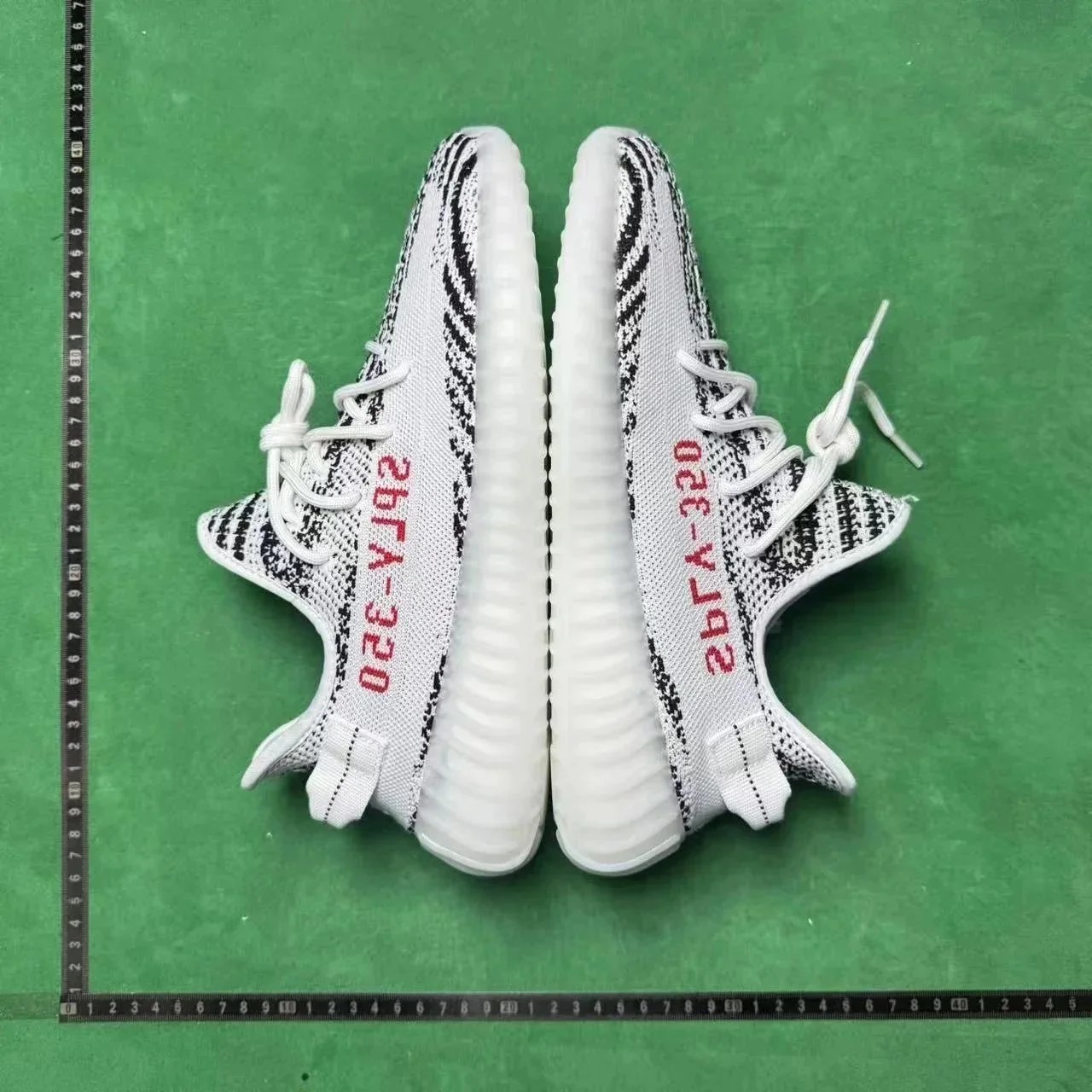 Adidas Originals Yeezy Boost 350 V2 foto 2