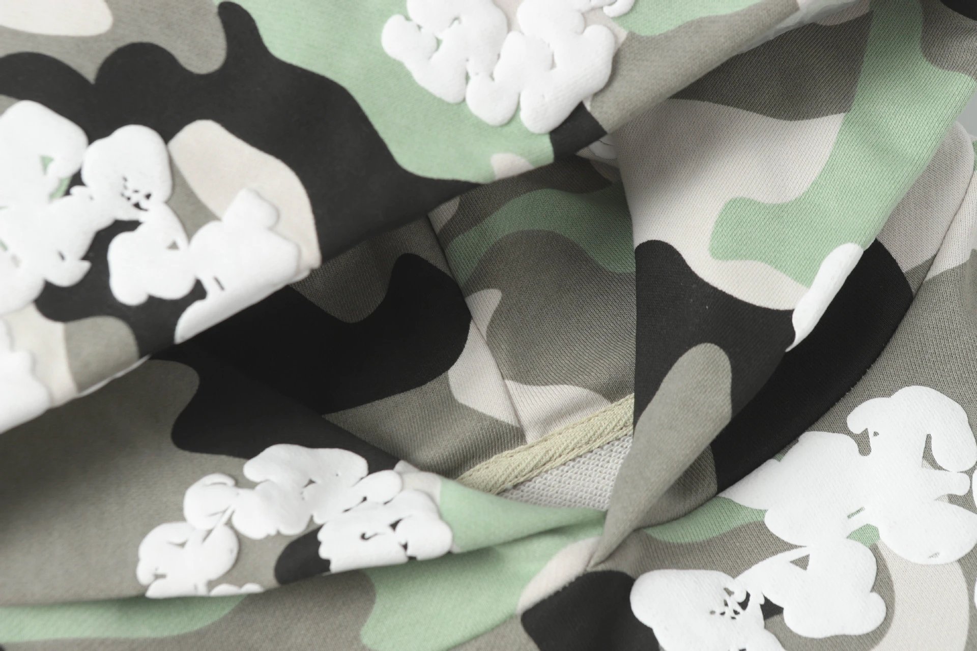 Off-White Camo Floral Print Hoodie and Sweatpants Set Multicolor - 25
