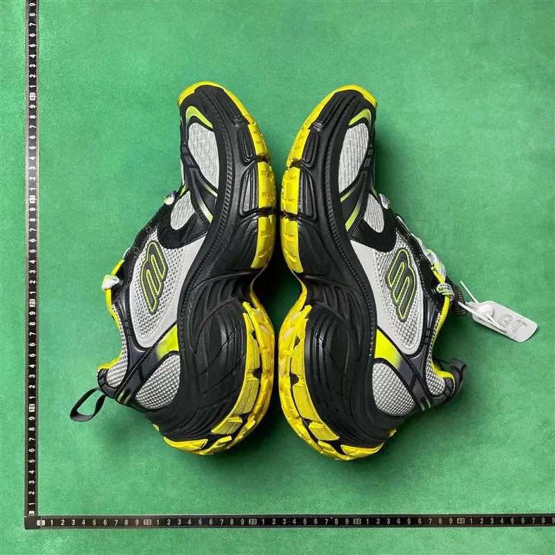 Balenciaga Men's 10XL Mesh Runner Sneakers foto 2