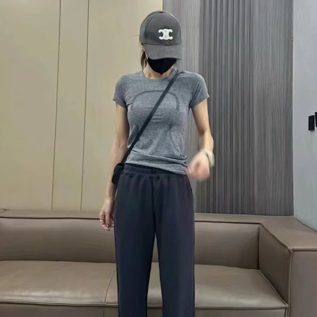 Lululemon Tee: seller detail photo 3