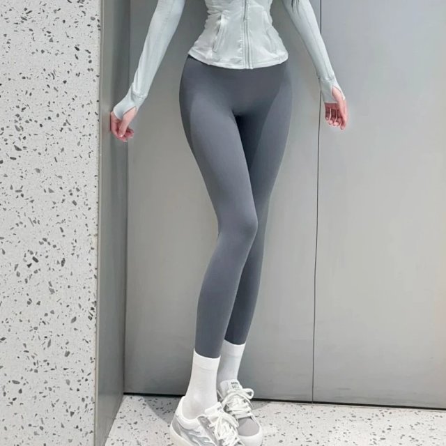 Lululemon Pants: seller detail photo 4