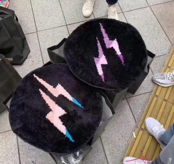 Off-White Lightning Bolt Rug Black Purple Multicolor Accessories - 3