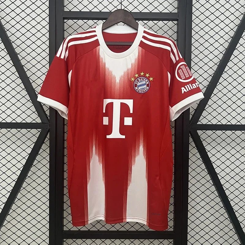 2526 Bayern Munich Home