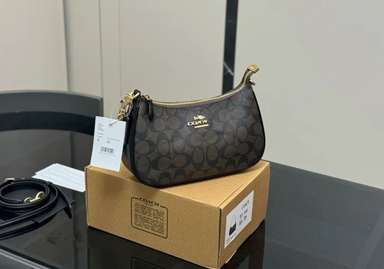 Coach Teri Shoulder Bag 25 Signature Canvas Brown Black