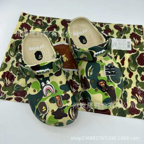 Crocs x A Bathing Ape Classic Clog Blue Camo Print Sandals - 8