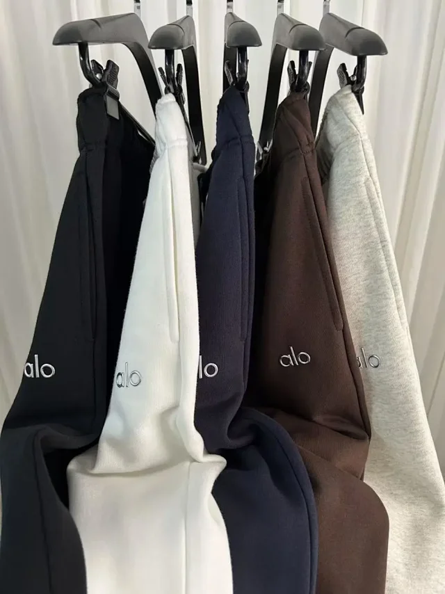 Alo Trousers Drawstring jogger sweatpants with elastic cuffs product detail image 5