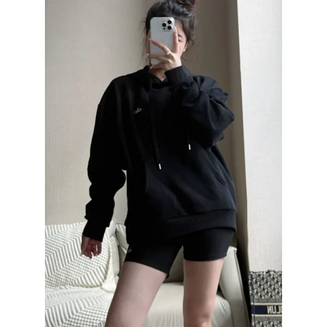 Alo Trousers Drawstring jogger sweatpants with elastic cuffs product detail image 14