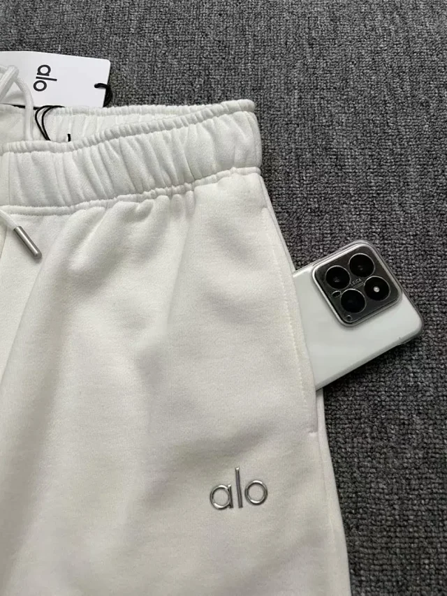 Alo Trousers Drawstring jogger sweatpants with elastic cuffs product detail image 7