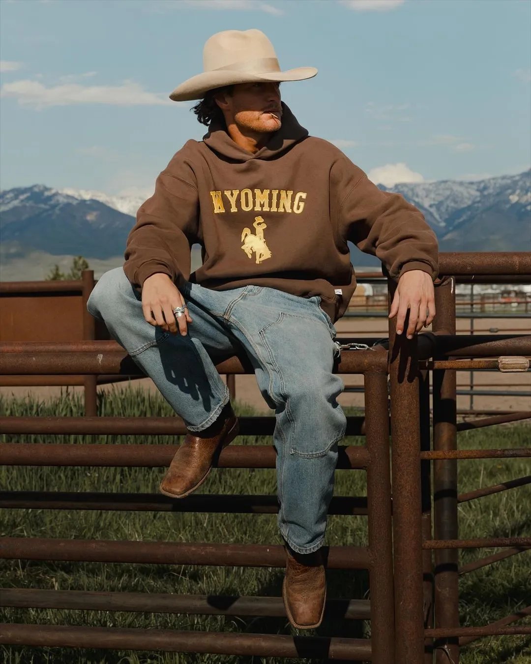 Design Russell Athletic Wyoming Cowboys Brown Hoodie - 2