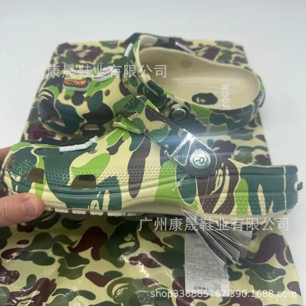 Crocs x A Bathing Ape Classic Clog Blue Camo Print Sandals - 3