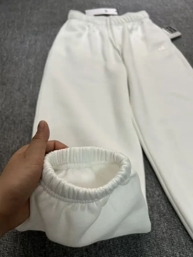Alo Trousers Drawstring jogger sweatpants with elastic cuffs product detail image 9