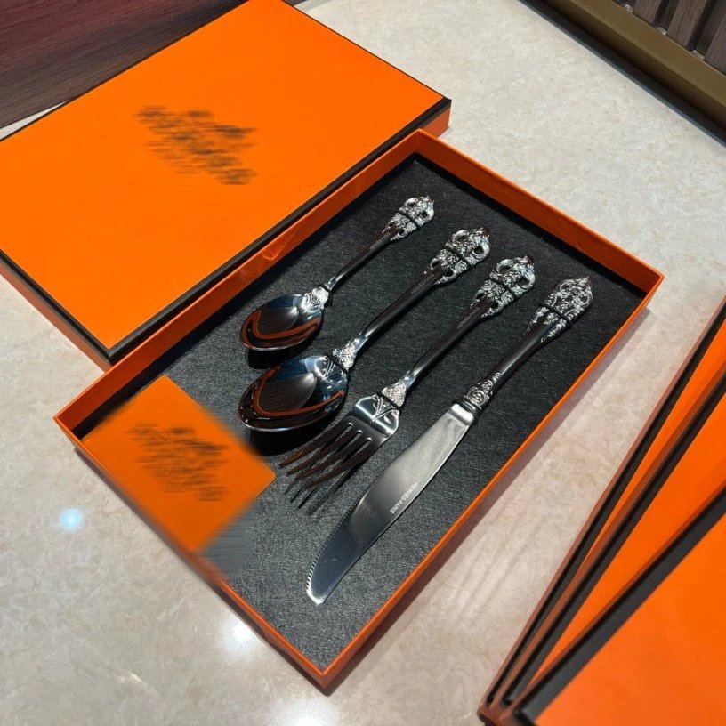 H浮雕立体不锈钢餐具牛排刀叉勺子四件套礼品套装简约镜面抛光 - 132388