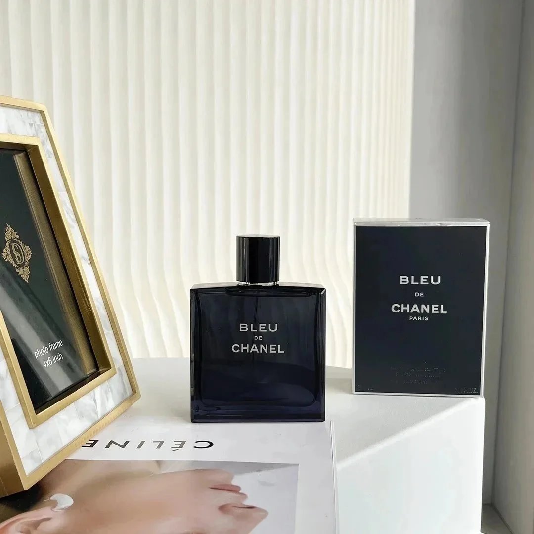 Profumo blu da uomo – il leggendario. Una volta venduto, nessun reso né cambio salvo difetti di qualità