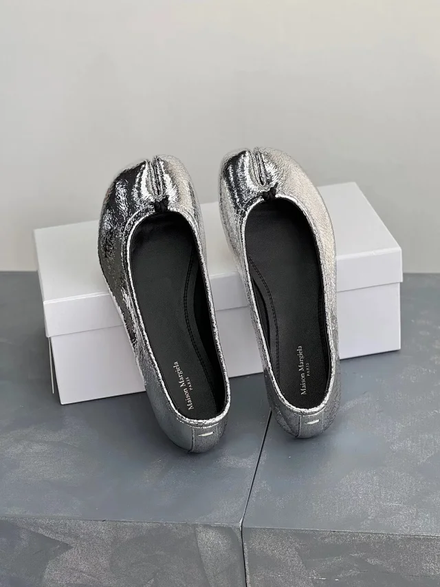 Maison Margiela Leather Shoes Tabi split-toe ballet flats product detail image 53