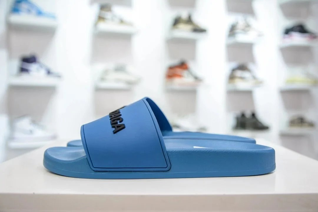 Balenciaga Pool Slides thumbnail 6