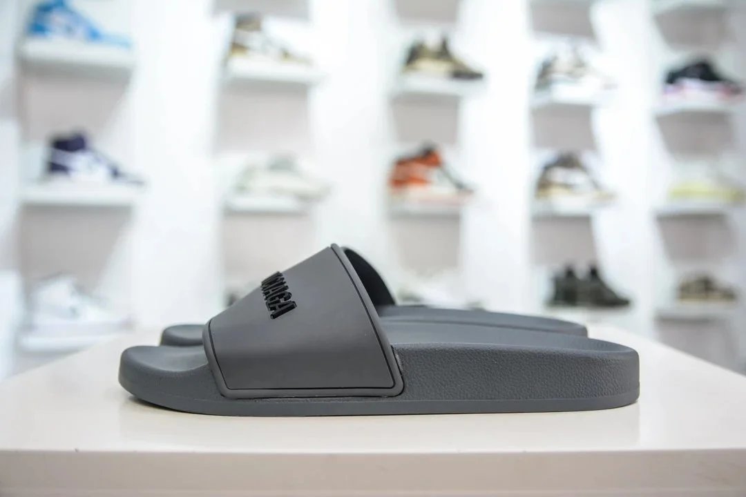 Balenciaga Pool Slides thumbnail 7
