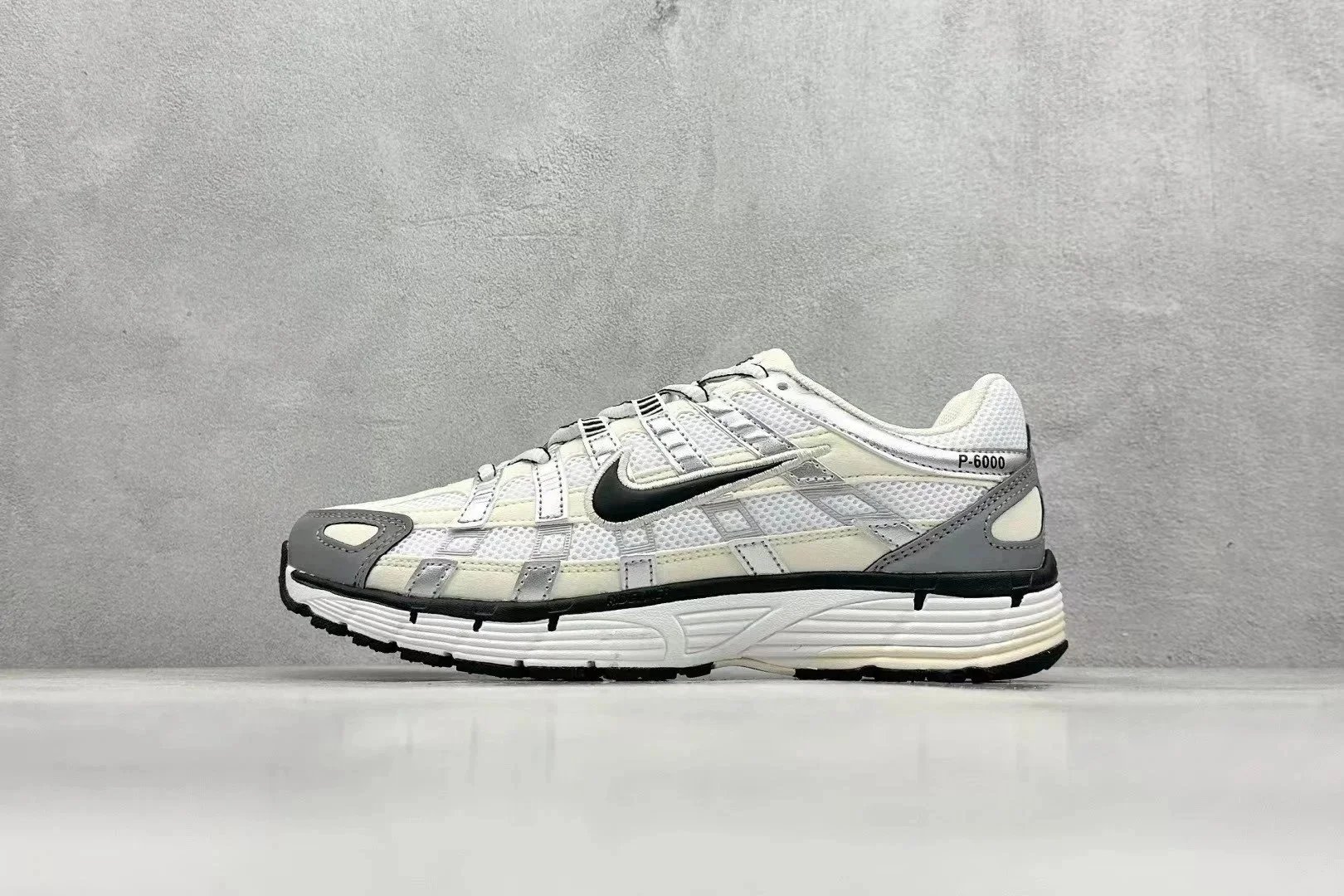 N * k 6000 sports shoes