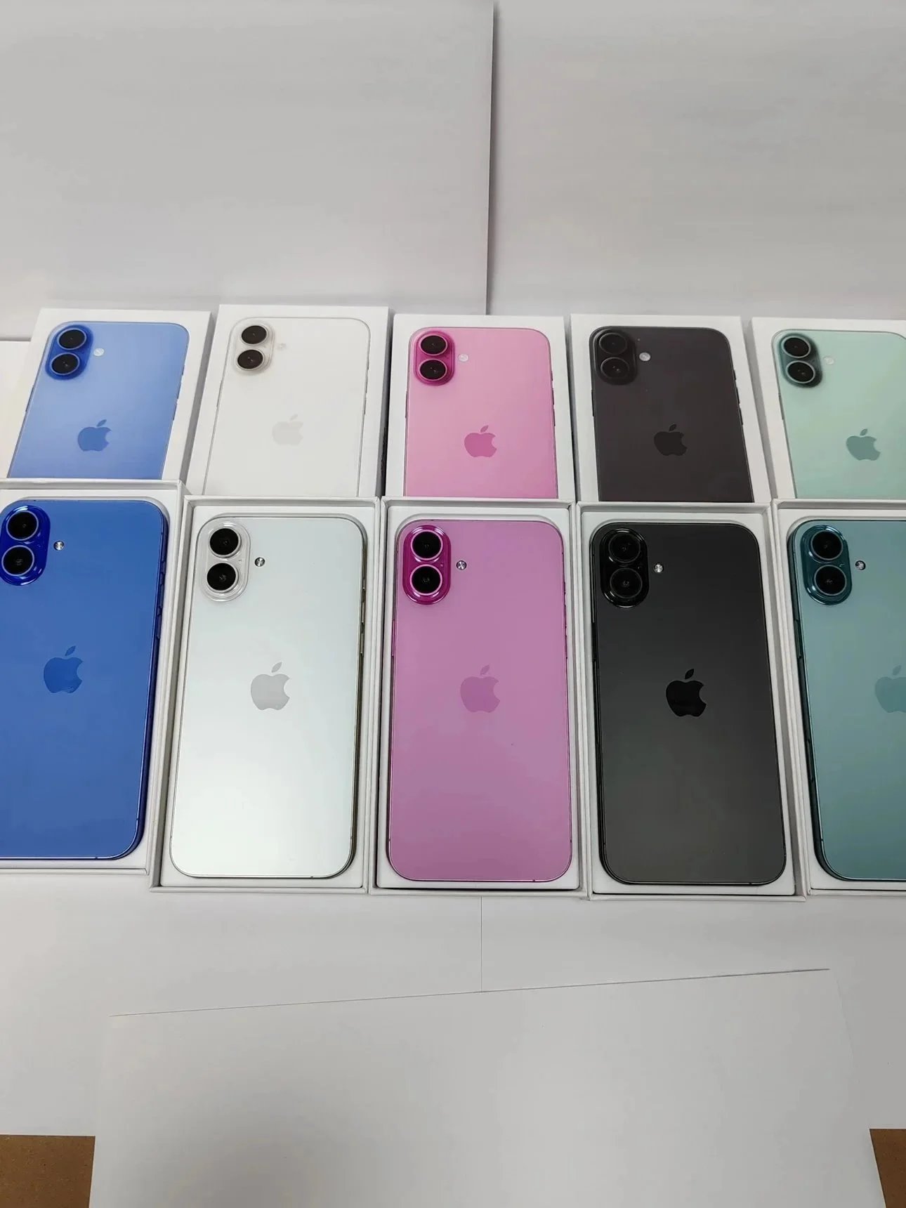 Apple iPhone 14 Plus Black White Pink Green Blue Gradient Smartphone