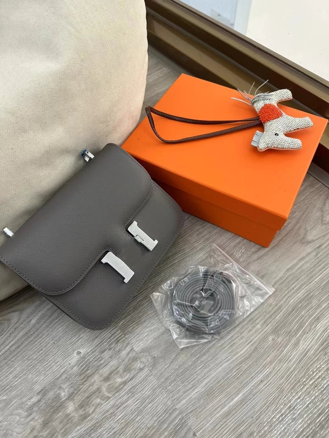 Unbranded Crossbody Bags Flap bag with H-shaped clasp — Tin ash (silver buckle)