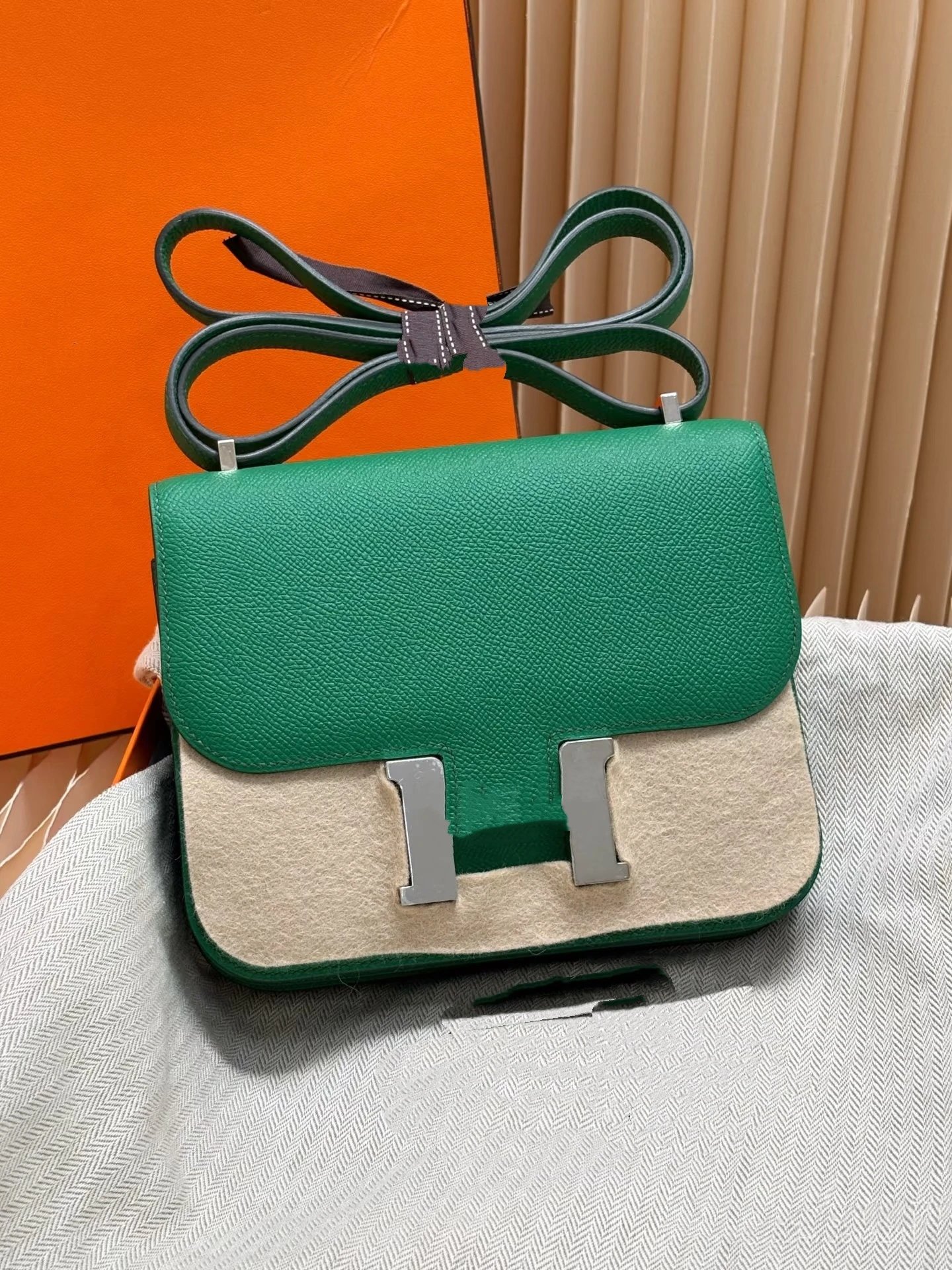 Unbranded Crossbody Bags Flap bag with H-shaped clasp — Green (silver buckle)