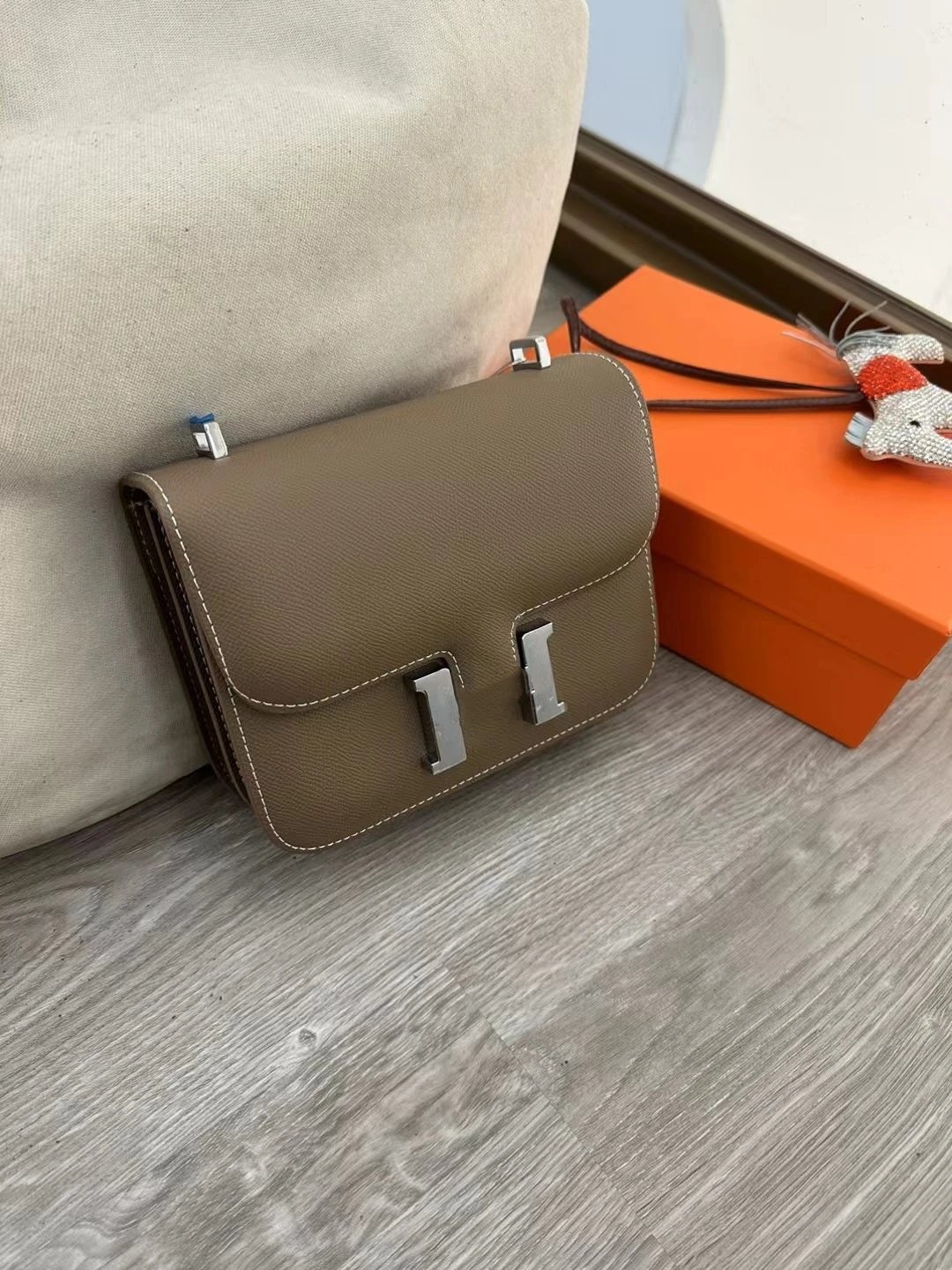 Unbranded Crossbody Bags Flap bag with H-shaped clasp — Elephant Gray (Silver Buckle)