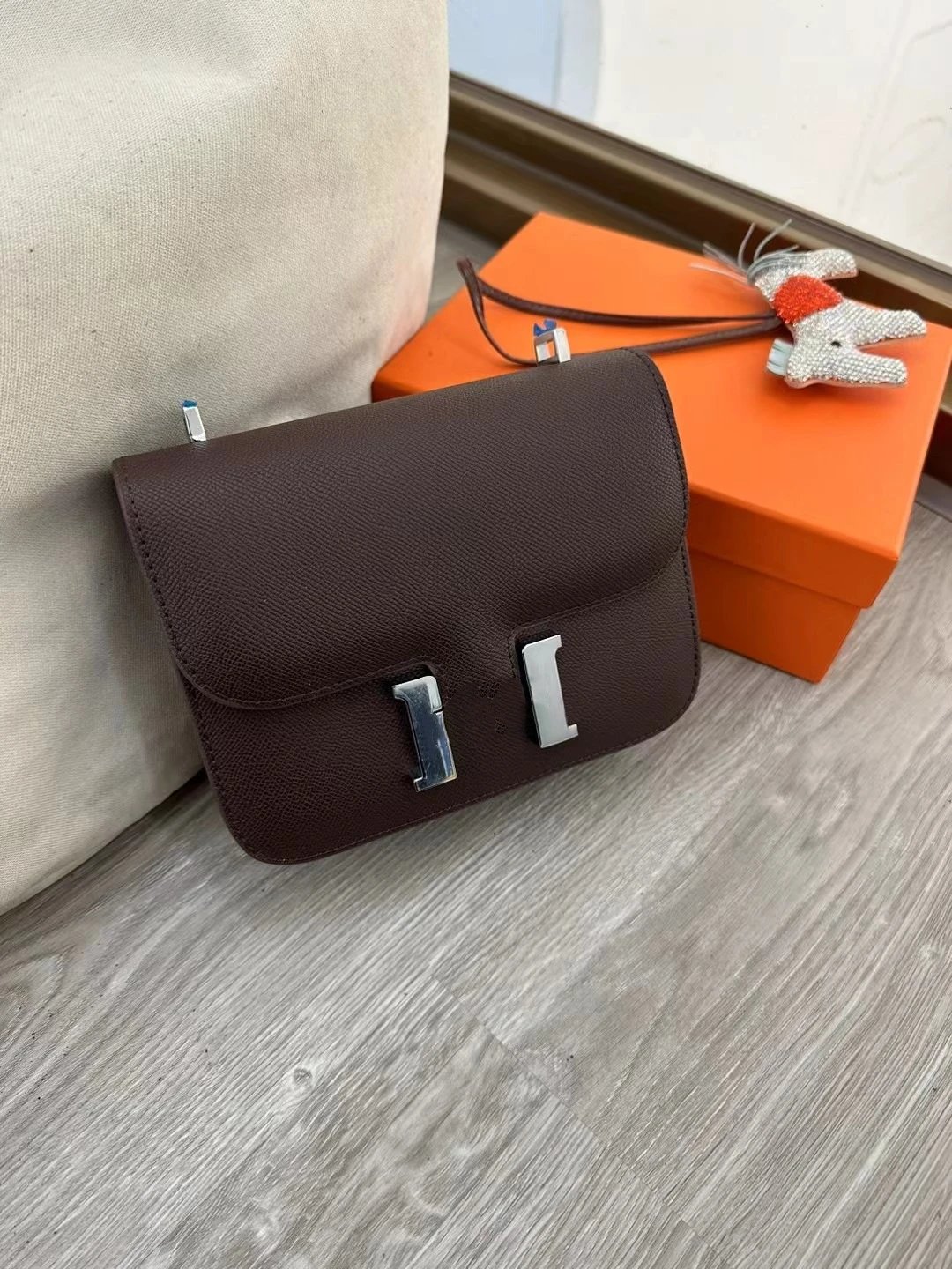 Unbranded Crossbody Bags Flap bag with H-shaped clasp — ebony (silver buckle)