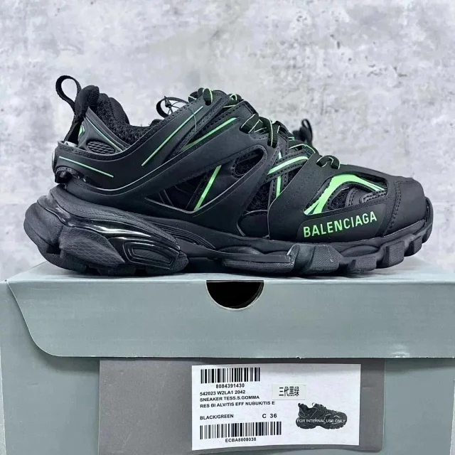 Balenciaga Sneakers Track.3 product detail image 14