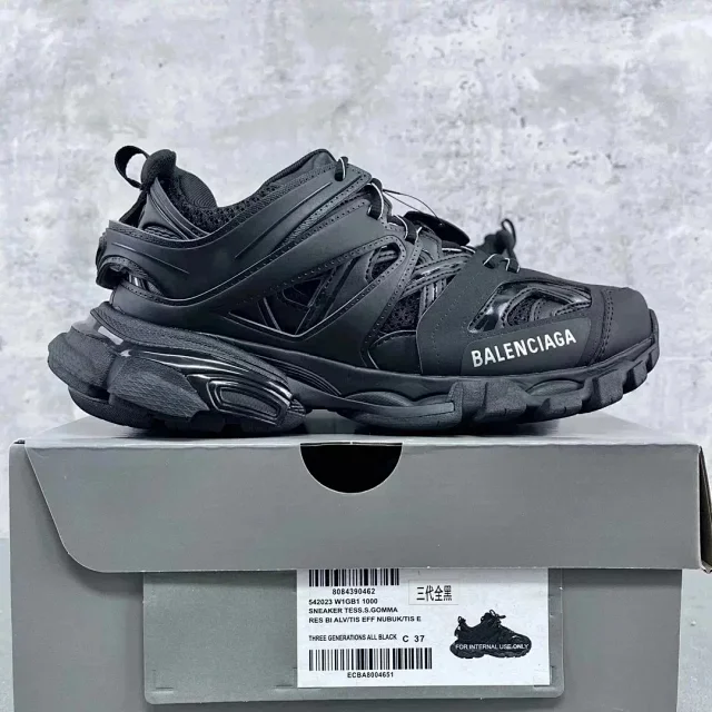 Balenciaga Sneakers Track.3 product detail image 15