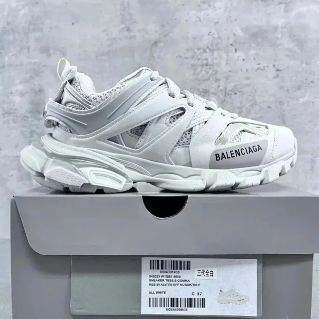 Balenciaga Sneakers Track.3 product detail image 11