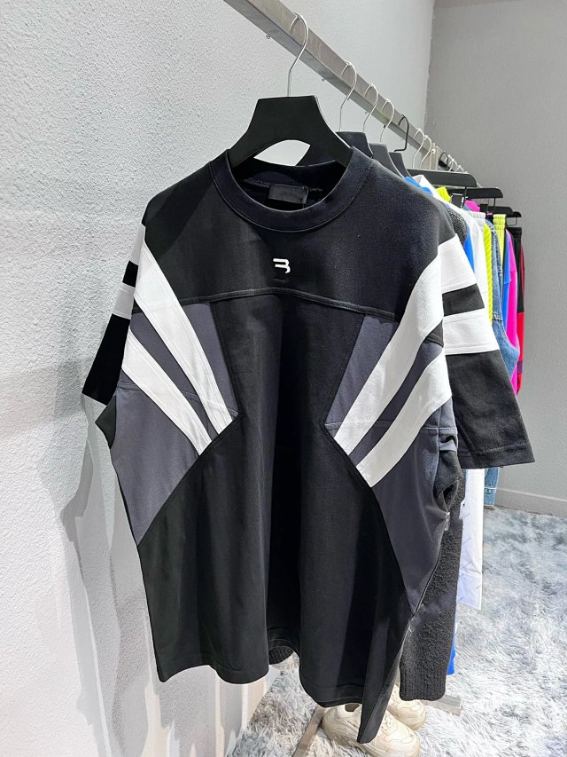 Balenciaga Sporty Shirt: seller detail photo 1