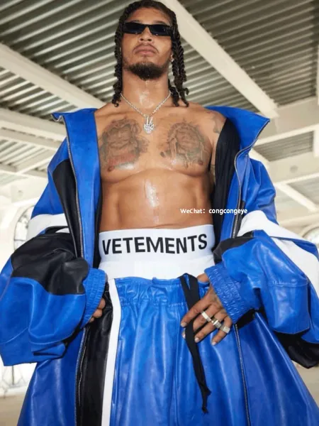 Vetements Cropped Studded Denim Jacket Black Outerwear - 10