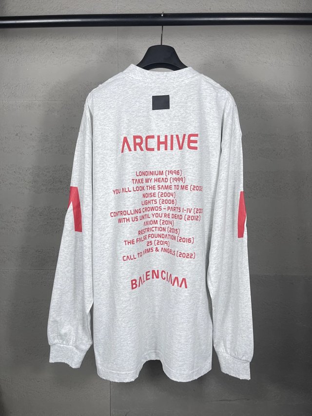 Balenciaga Sweatshirt: seller detail photo 4