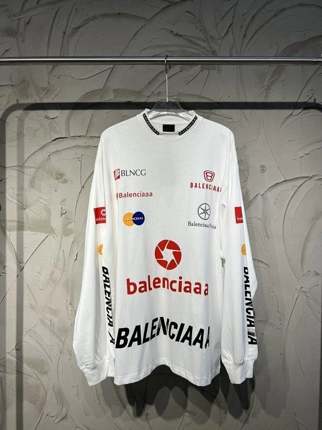 Balenciaga Sweatshirt: seller detail photo 1