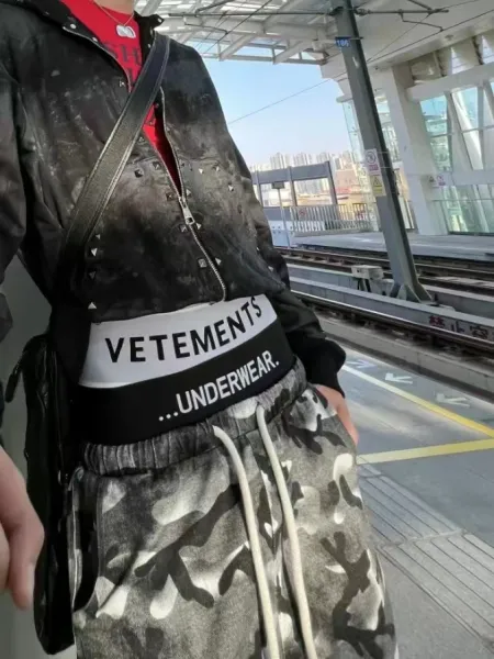 Vetements Cropped Studded Denim Jacket Black Outerwear - 6