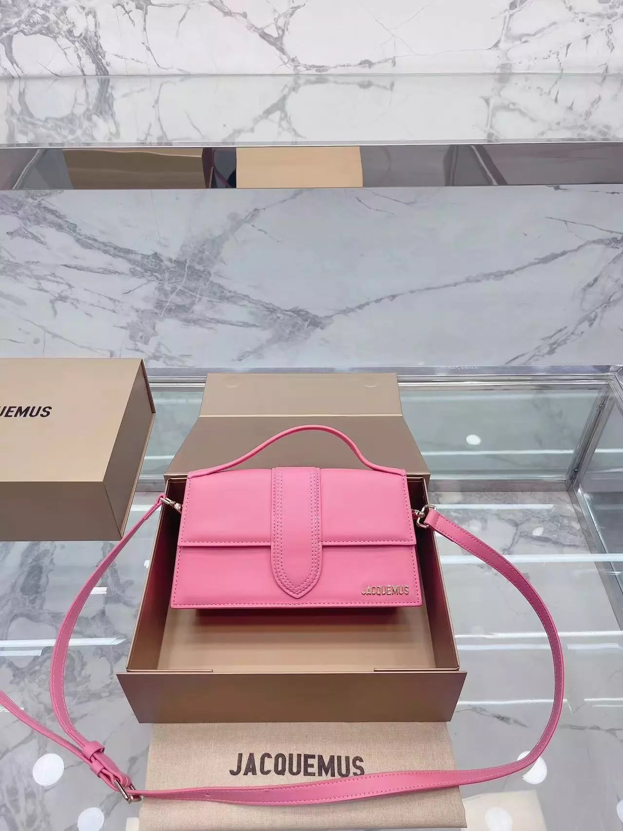 Jacquemus Handbag — Pink Handbag Large Shoulder Bag for Mobi colorway — USFans Spreadsheet photo