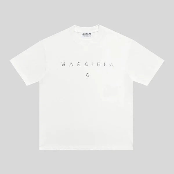 Maison Margiela (MM6 line), classic short-sleeved T-shirt with rhinestone MARGELA number 6 letter design.