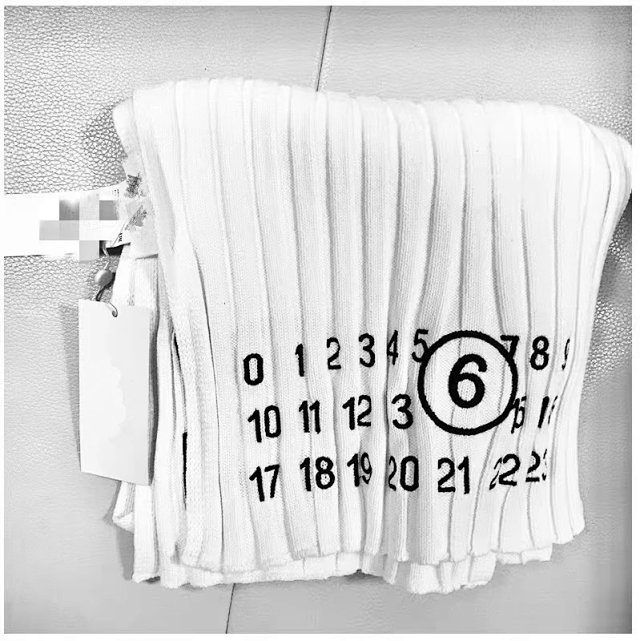 Maison Margiela Scarf: seller detail photo 1
