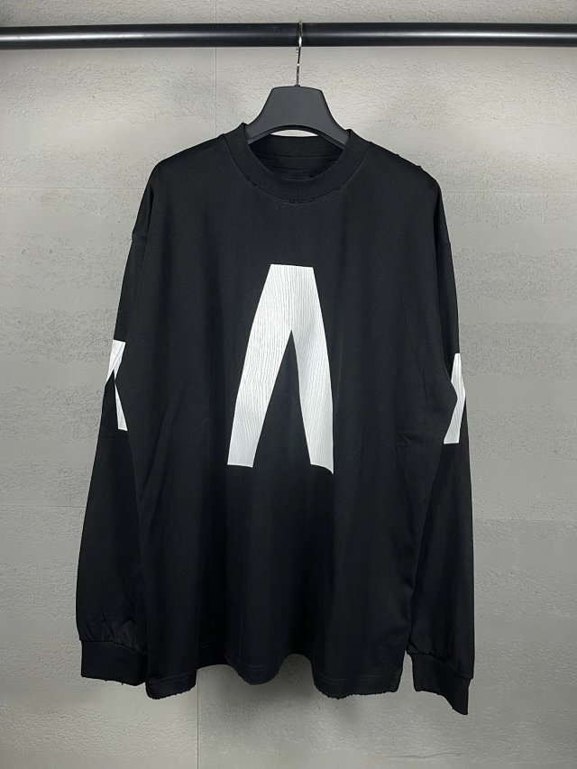 Balenciaga Sweatshirt: seller detail photo 1