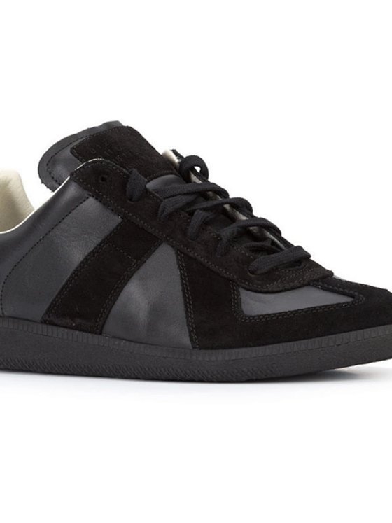 casual shoes