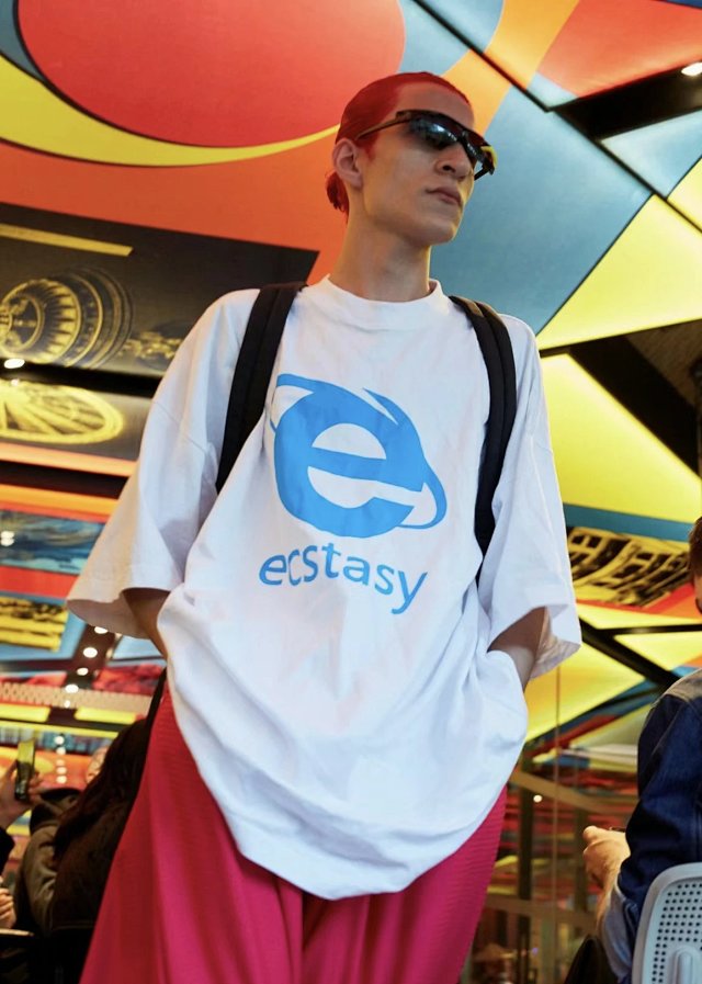 Vetements White Ecstasy T-shirt Tee: seller detail photo 3