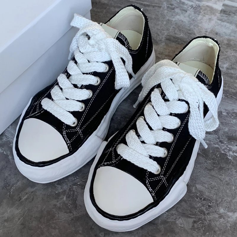 Thick-soled canvas shoes Thick-soled canvas shoes