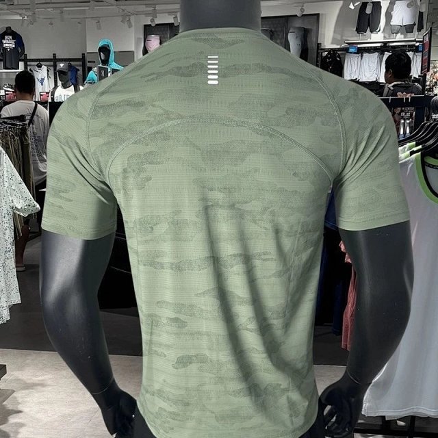 Under Armour T-Shirt TEE: seller detail photo 3