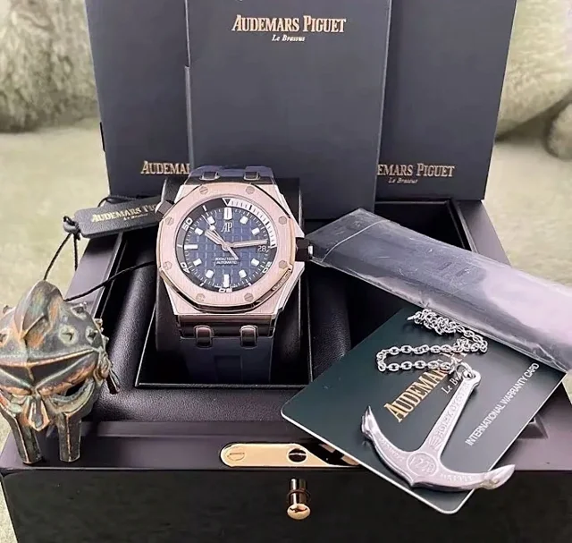 Hublot Multiple watch models shown product detail image 9
