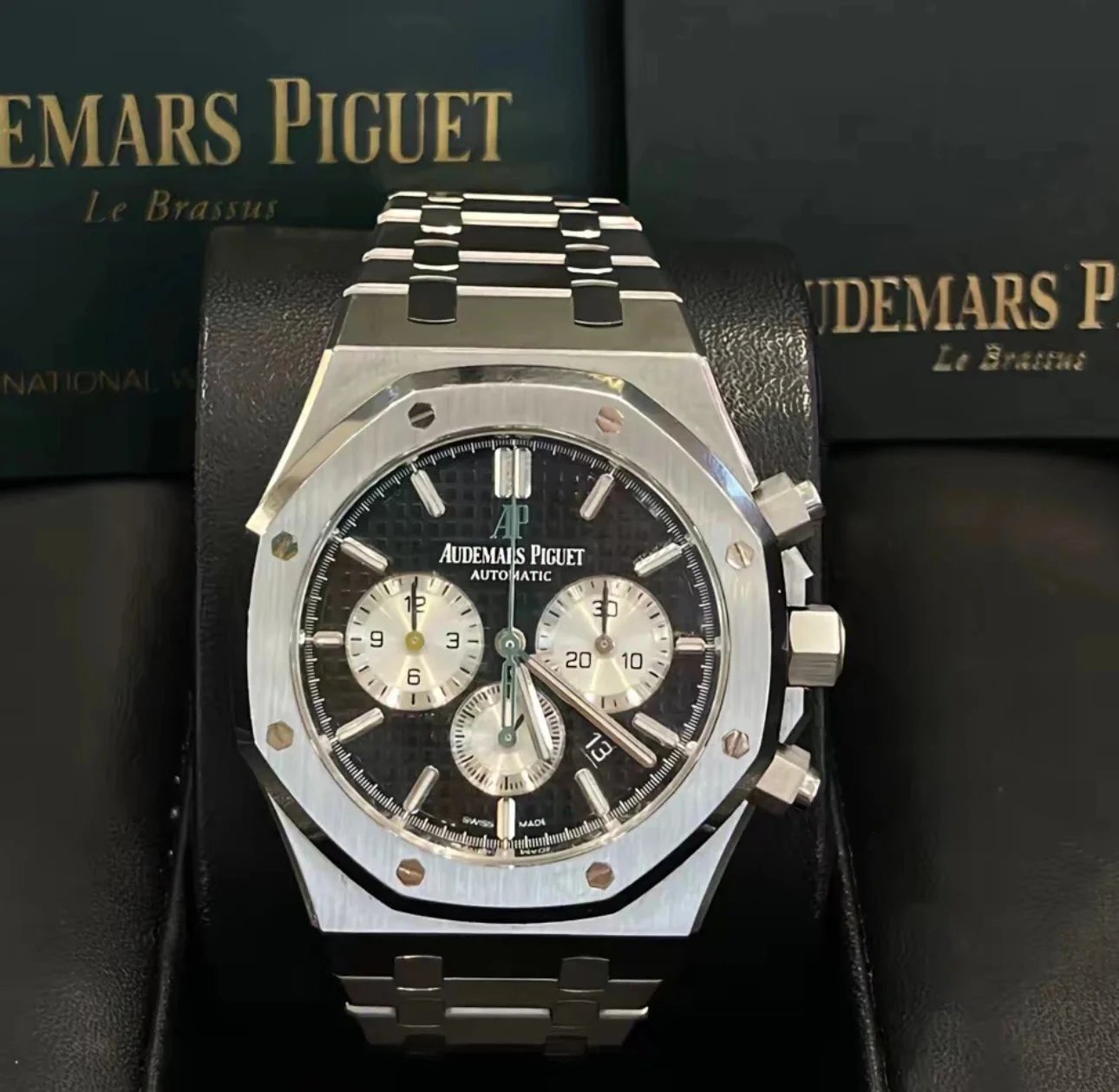 Hublot Multiple watch models shown — 28
