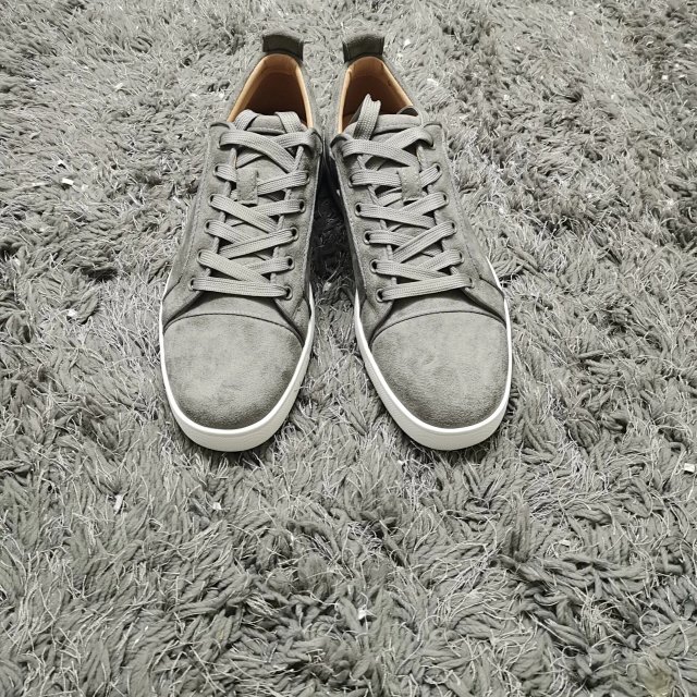 Christian louboutin: seller detail photo 3